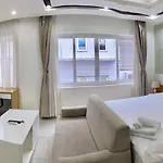 Pine Tree Apt