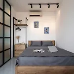 Hta Saigon Nightlife Residences - Rooftop Views & Poolside Bliss & Gym