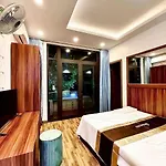 Crowne Hotel