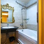 Crowne Hotel