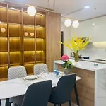 Luxury Apartment At Cardinal Court