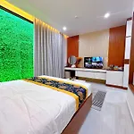 Khach San Thong Huong