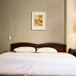 Tripwriter Hotel & Bistro