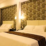 Lilly Hotel