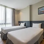 Khách sạn Parklane Nam Sài Gòn