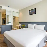 Parklane Hotel Saigon South