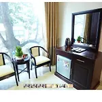 Kim Long Chau Hotel