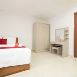 Reddoorz Premium Near Etown 3