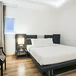 A&Em - The Petit Hotel