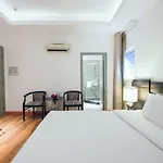 A&Em - The Petit Hotel