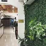 L\'Amai House