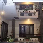 Caroline Hotel