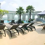Ami Splendid Rooftop Pool