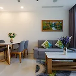 Lipbi Home-Central Luxury Apartment