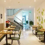 Piano Hotel
