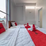 Reddoorz Near Tan Huong Market