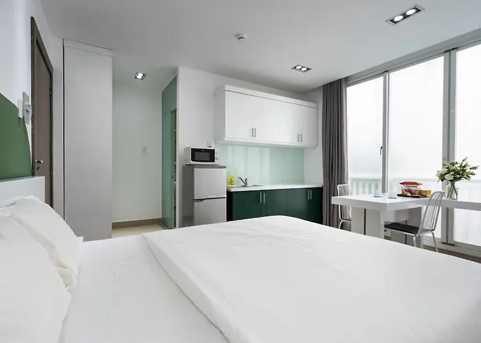 Green Garden Studio-District 3- The Arrivals Homes- Sg Center