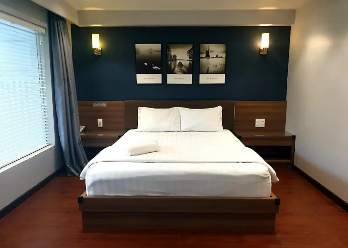 Reddoorz Premium Cloud 9 An Nhon Hotel