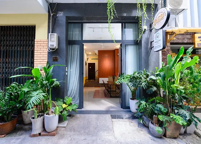 Van Hung Hostel & Dorm