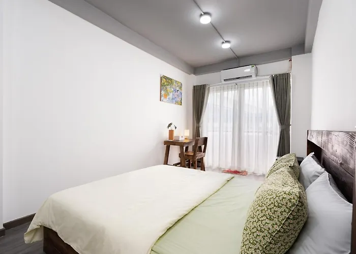 Rustic Tropical Suite In Dist1