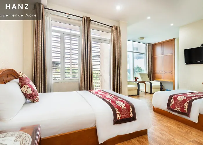Queen Airport Hotel