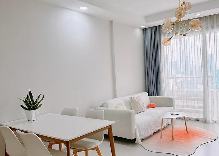 Clover Goldview Serviced Apartment