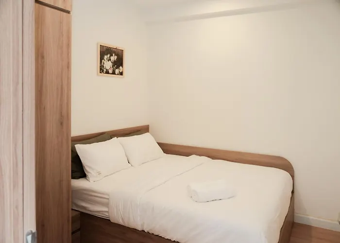 High-Floor 2Br Apartment In District 1, Hochiminh