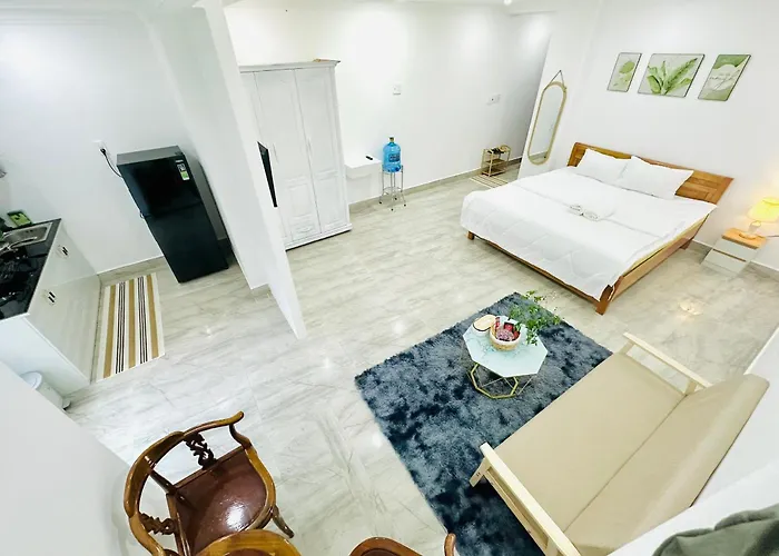 I Riverside 202B I Spacious Studio With Kitchen