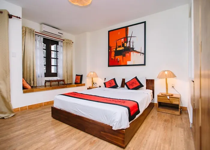 Canary Saigon Hotel