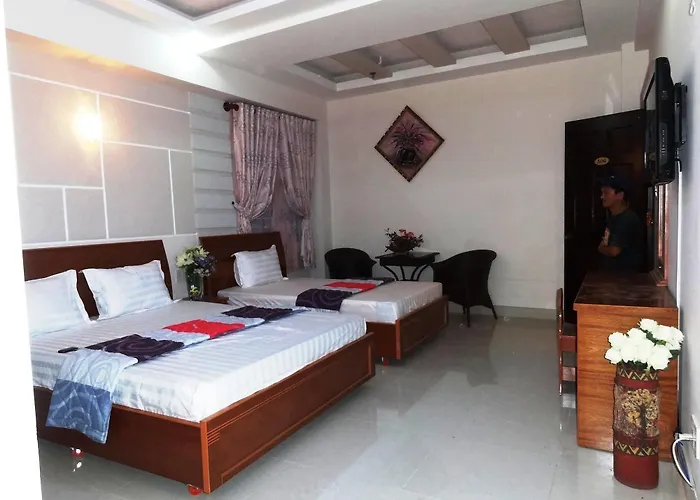 Gold Lion Hotel