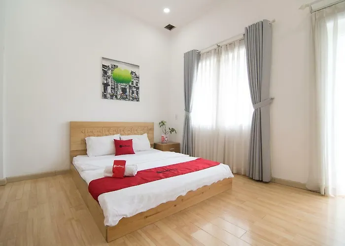 Reddoorz Near Nguyen Hue Walking Street 2 - Dorms Available