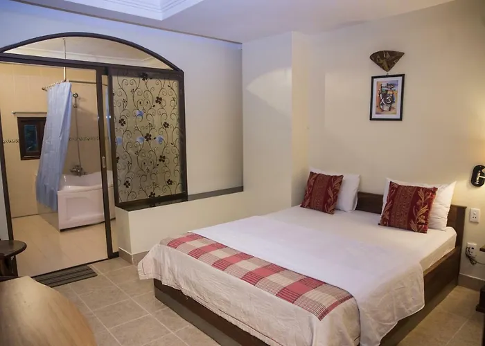 Caroline Hotel