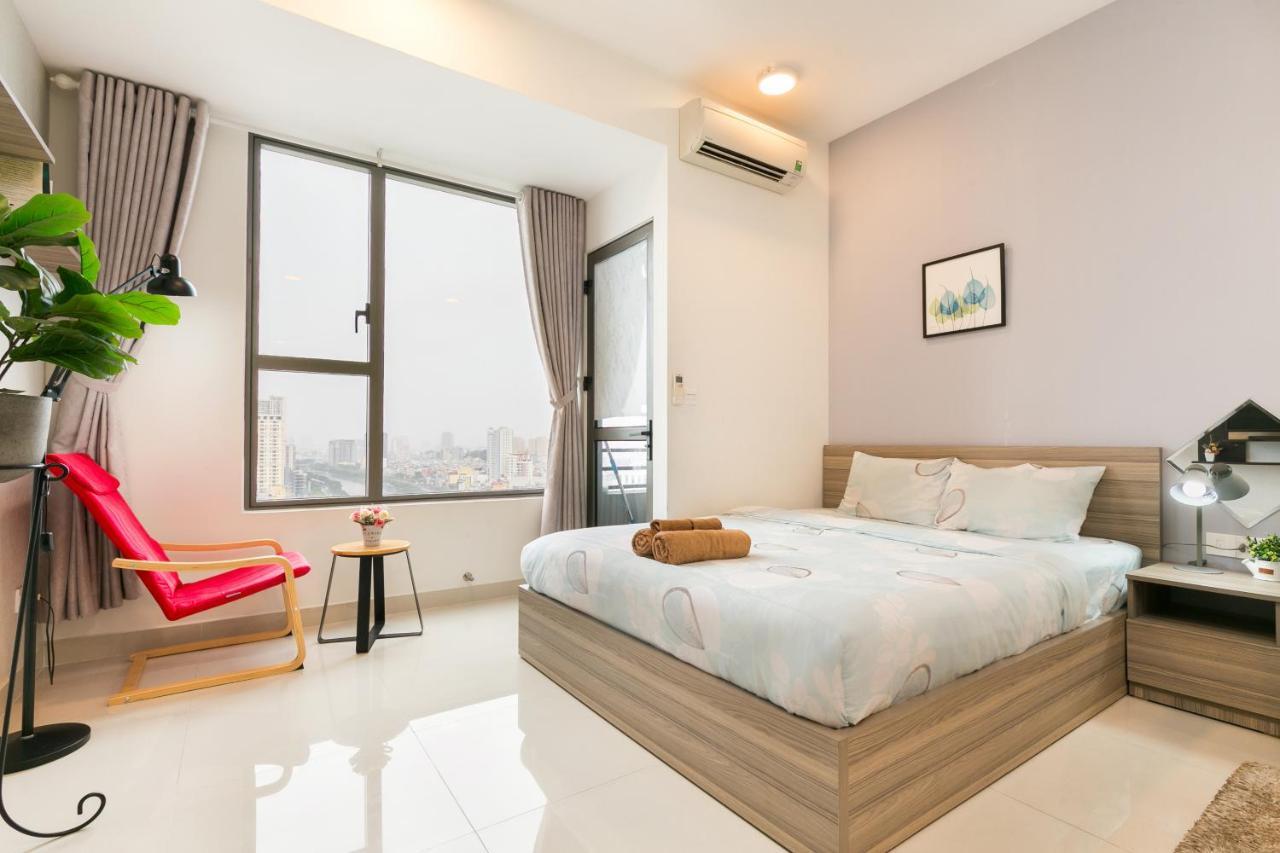 Apartment Infinity Pool Signature - Saigon Rivergate