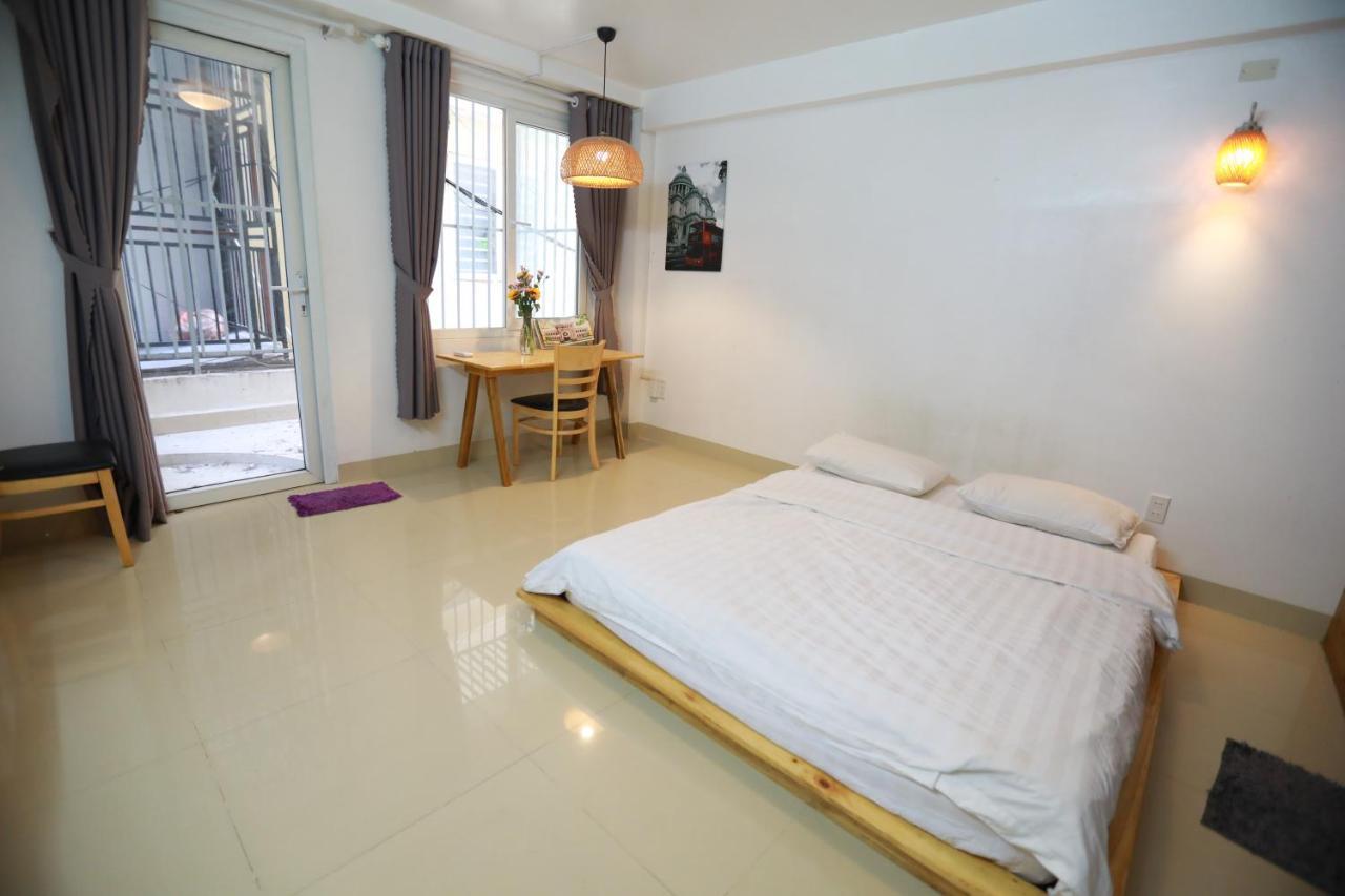 Khách sạn hẻo lánh Du 1 *