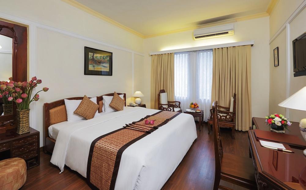 Royal Saigon 4*