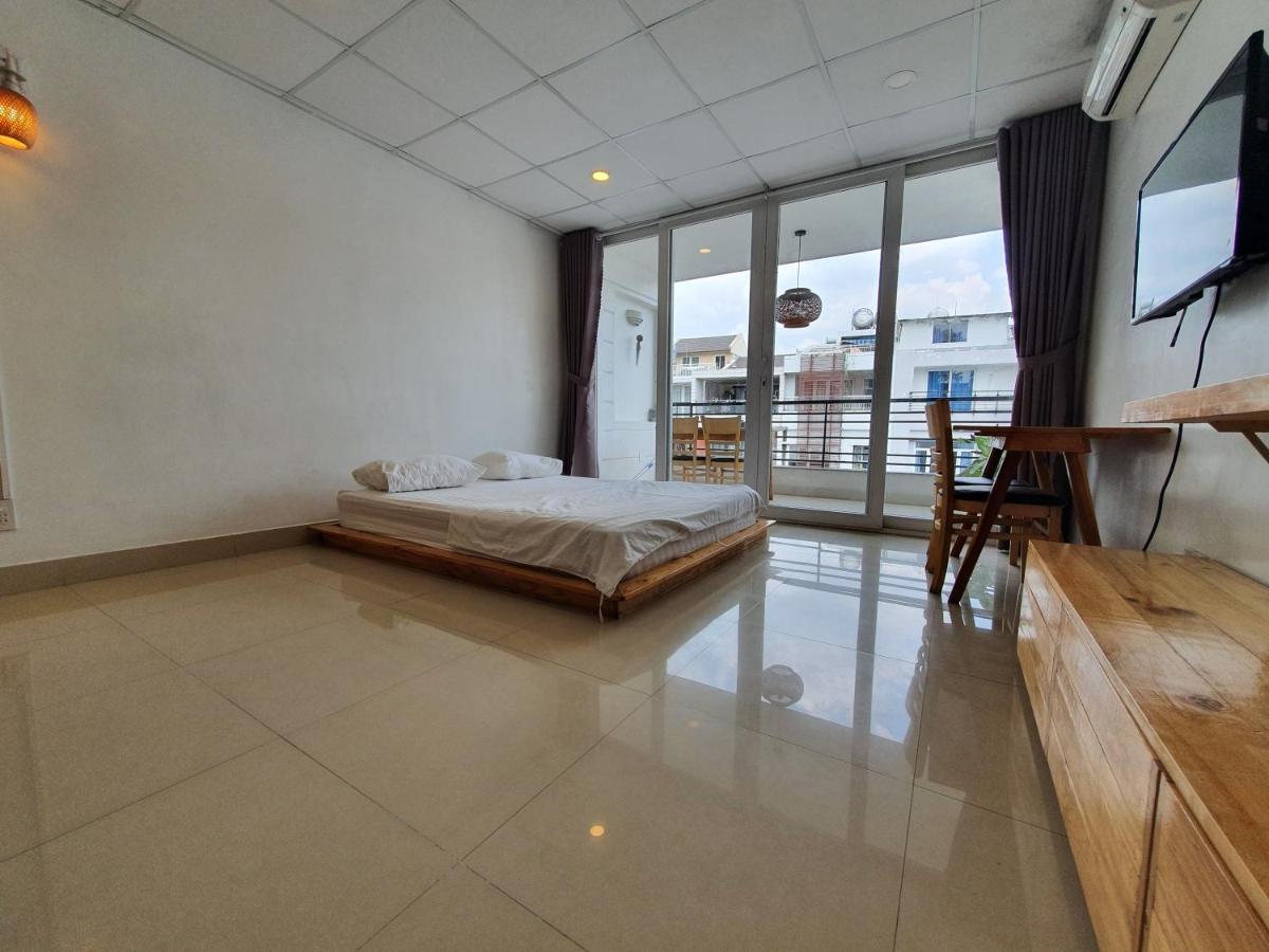 Khách sạn hẻo lánh Du 1 *