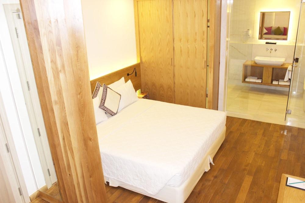 Liberty Saigon View Hotel 3*