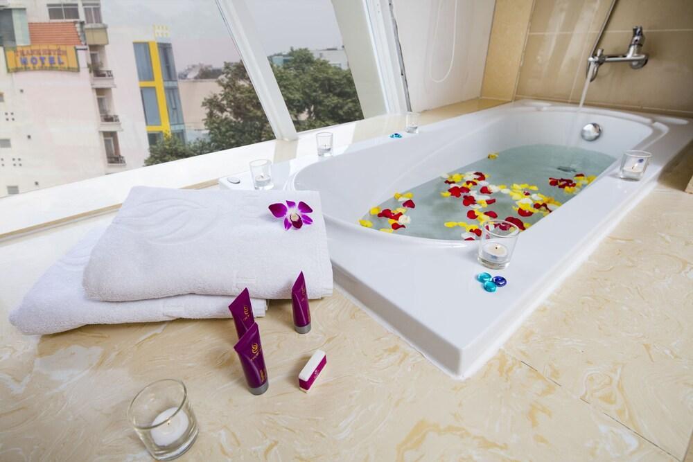 Ttc Hotel Deluxe Airport Hotel 3*