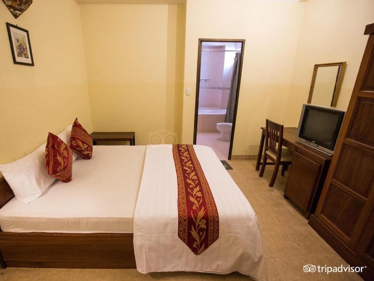 Caroline Hotel
