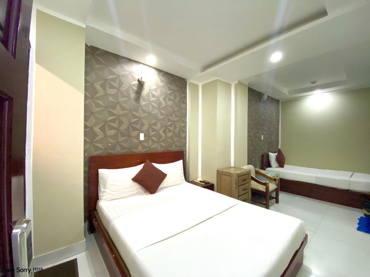 Hotel Mi Linh *