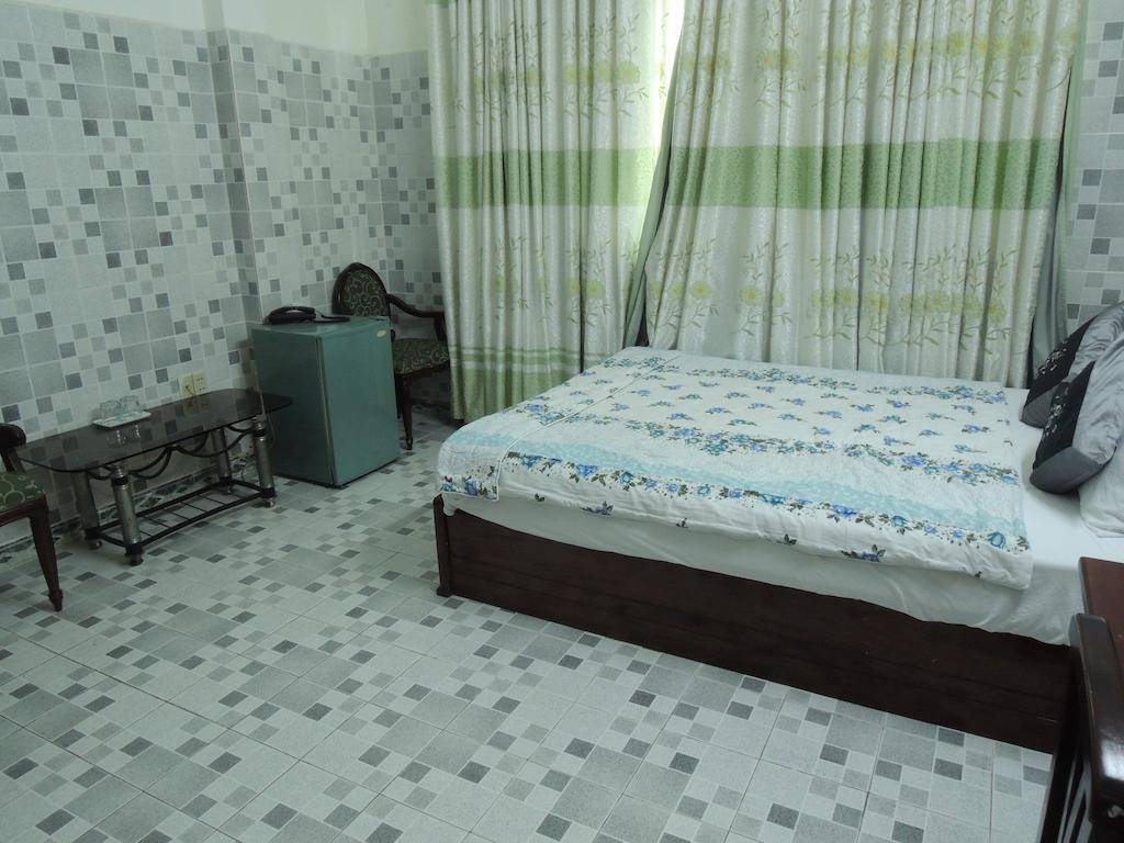 Tan Sinh Huong Hotel *