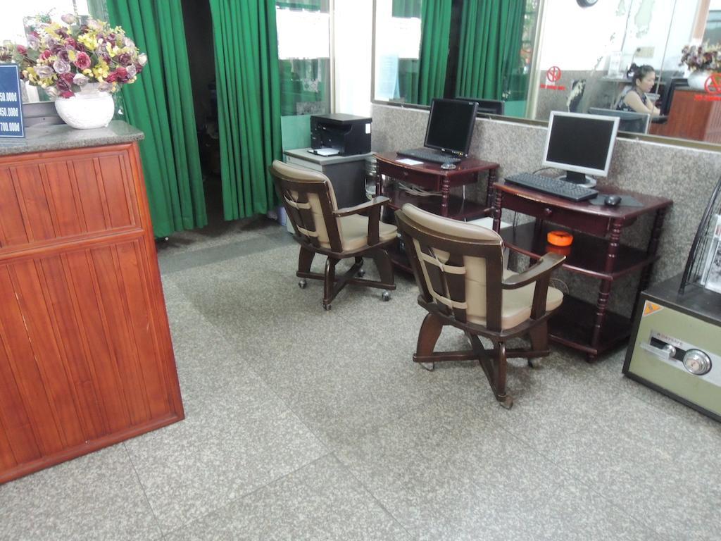 Hotel Tan Sinh Huong *