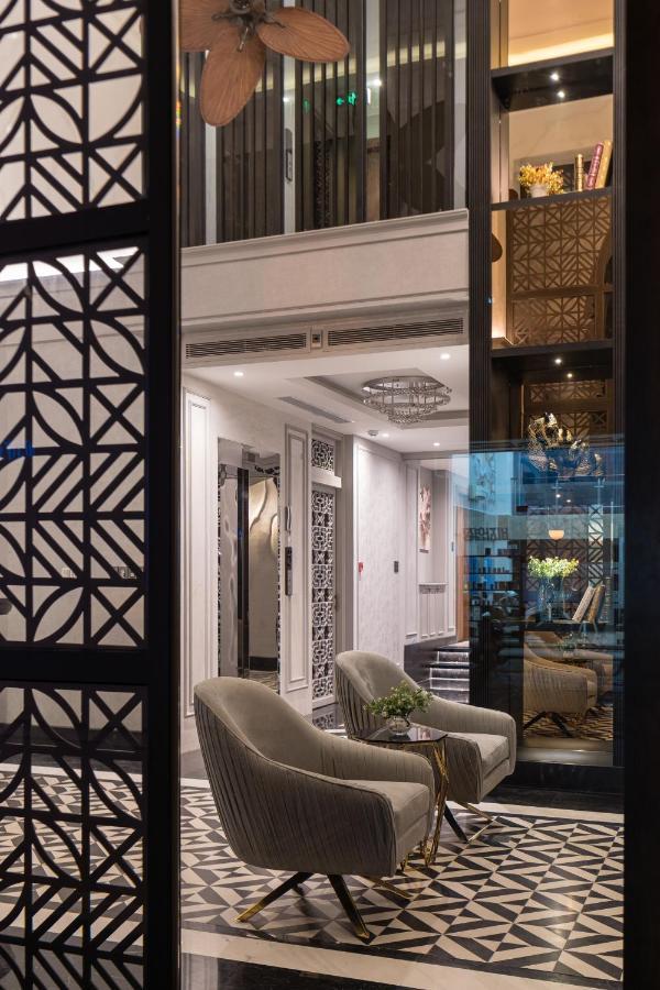 Charmaine's & Aparthotel