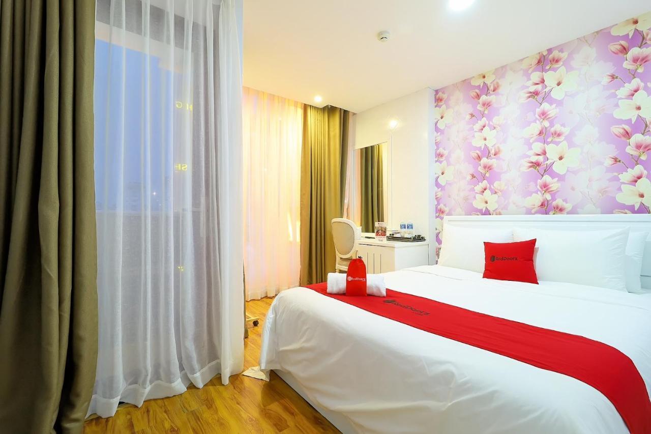 Reddoorz Plus Amore @ Nguyen Trai Street 3*