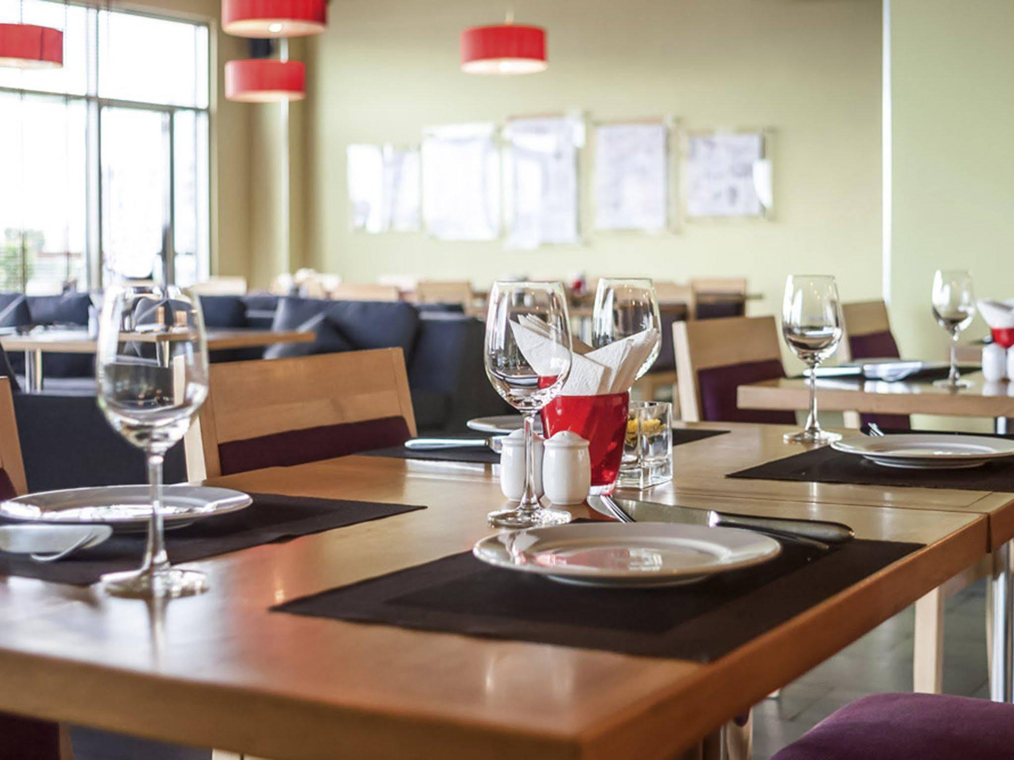 Ibis Saigon South 3*