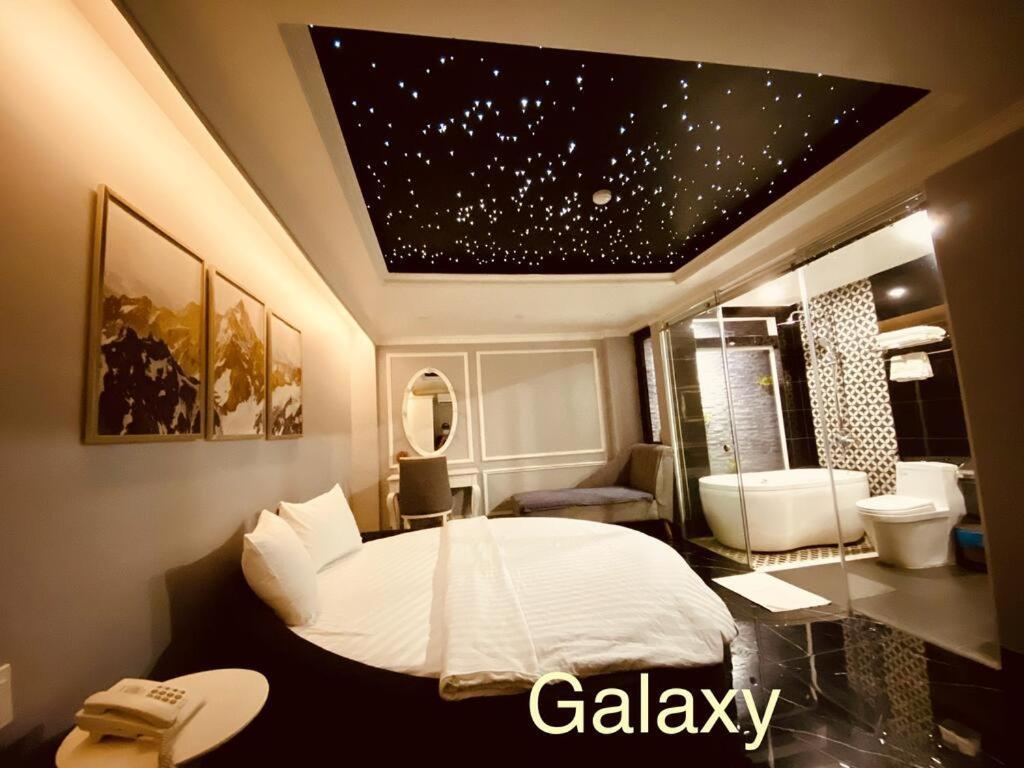Hotel Sach *