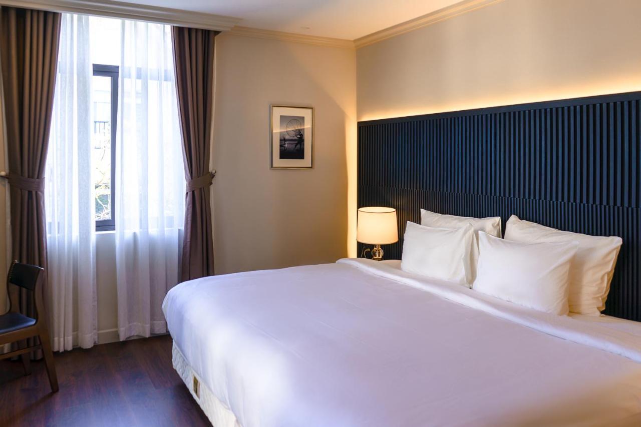 Charmaine's & Aparthotel