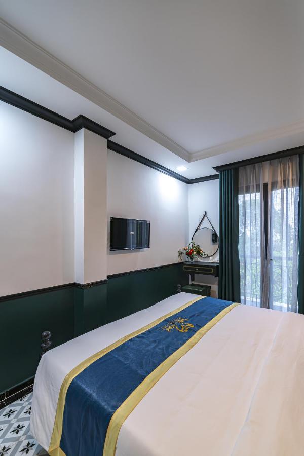 Vy Vy Airport Hotel
