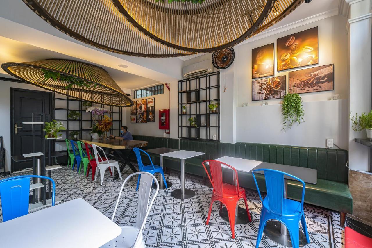 Vy Vy Airport Hotel