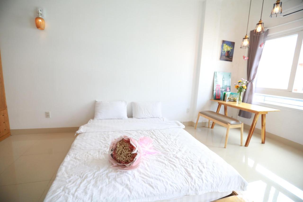 Khách sạn hẻo lánh Du 1 *